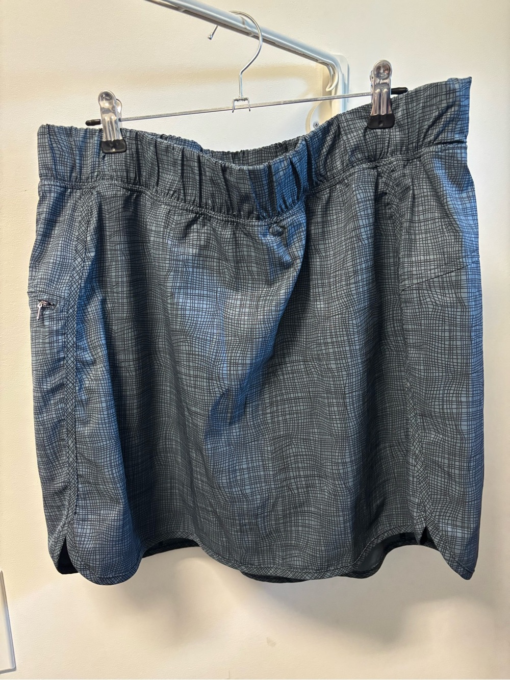 CALIA by Carrie Underwood Gray Patterned Athletic Skort